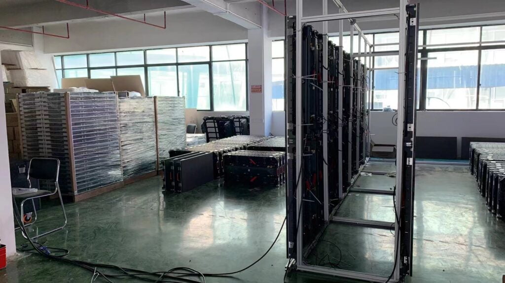 200 cabinets E20C rental display to America. - News - 7
