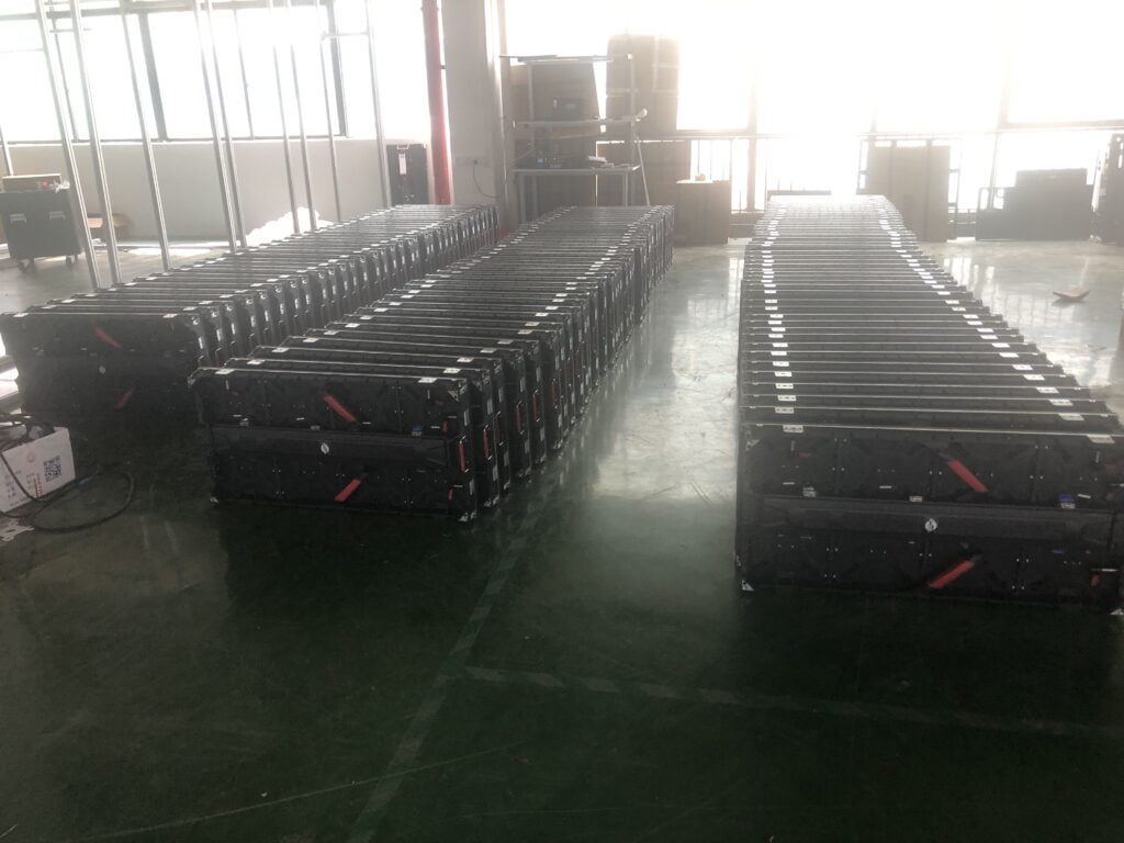 200 cabinets E20C rental display to America. - News - 4