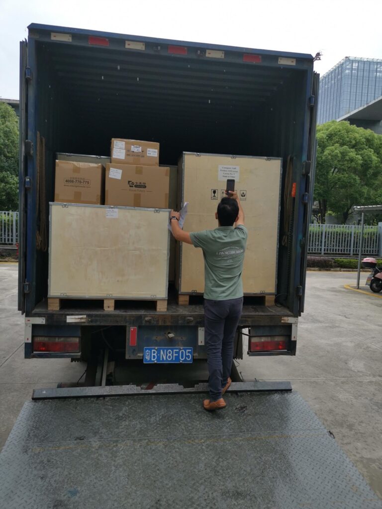 Loading on weekend - News - 3
