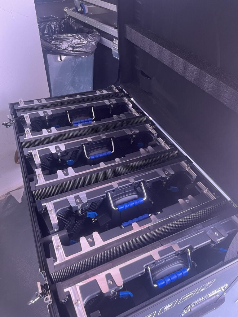 Outdoor p3.91 500 * 1000mm rental display - News - 3