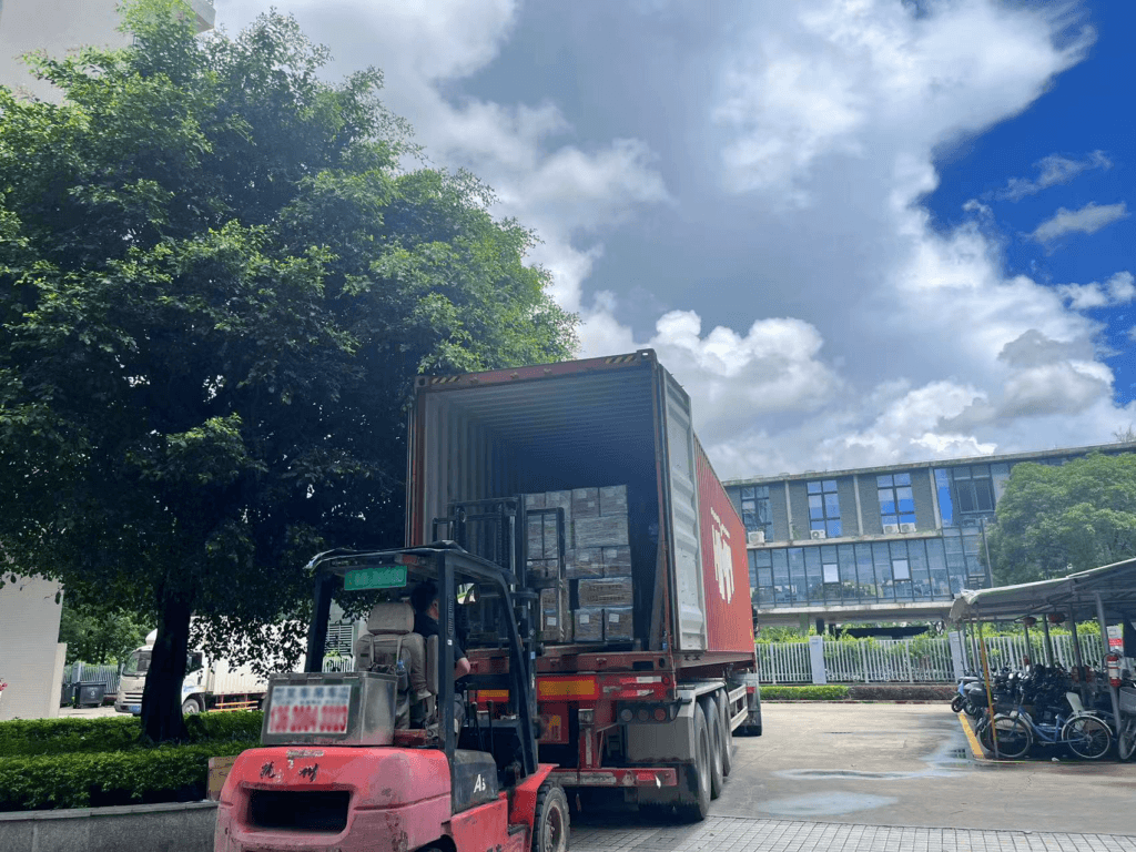 Full Color LED video display Loading a container - News - 3