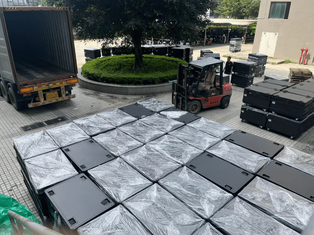 Loading containers Indoor&Outdoor rental 500×500mm & 500×1000mm LED display - News - 2