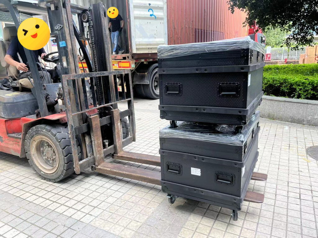Loading 99pcs flight case, 500mm×1000mm rental cabinet - News - 3