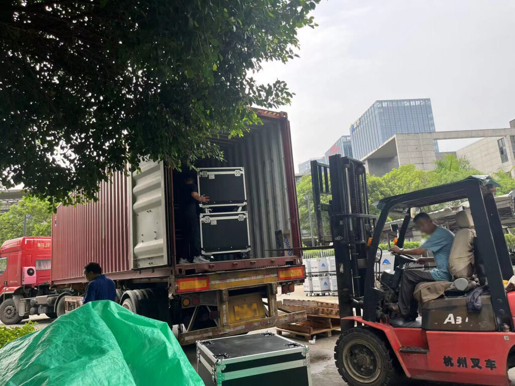 640*640 Indoor P3.076 LED video display loading a container - News - 4