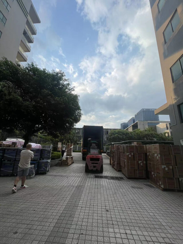 500×500 LED video display loading a container…… - News - 1