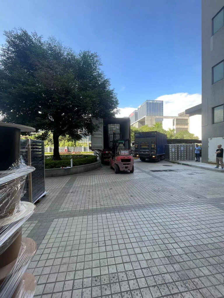 LED video display loading a container...... - Company News - 1