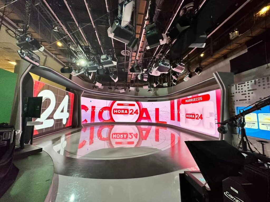 A huge TV studio screen solution in S America P1.86 soft - Showcase - 1