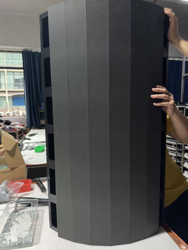 Outdoor P4 curved cabinet 640X960mm and 640X1120mm for 3D screen - Company News - 3