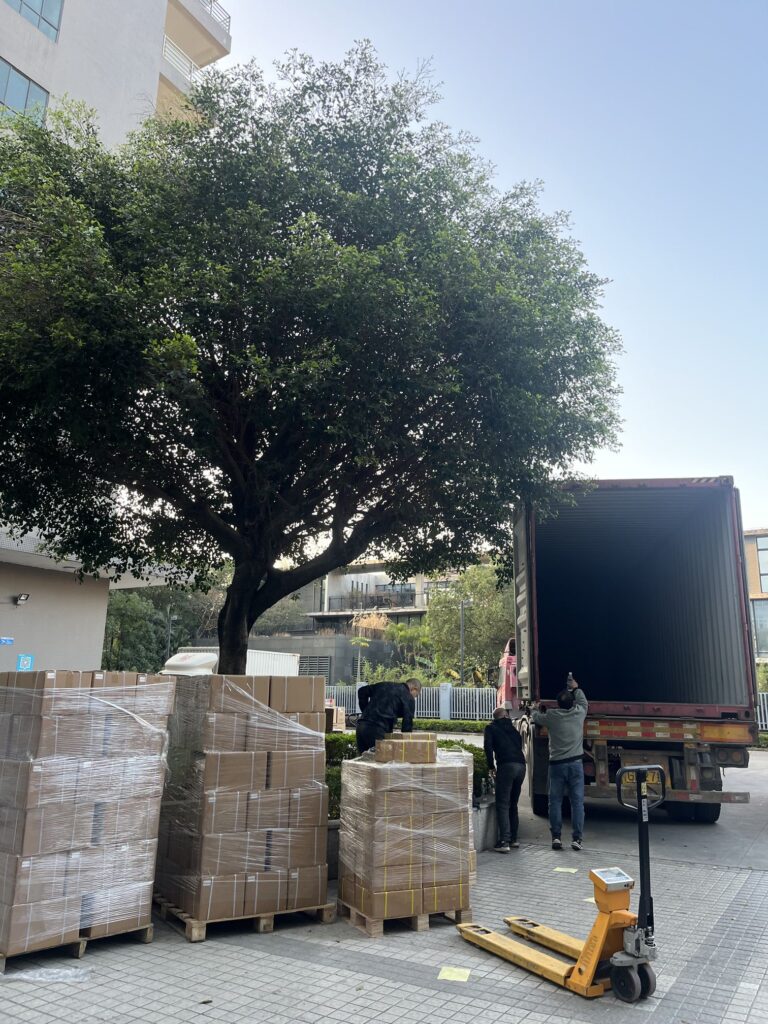 Full colour LED video display cabinet loading a container... - Company News - 2