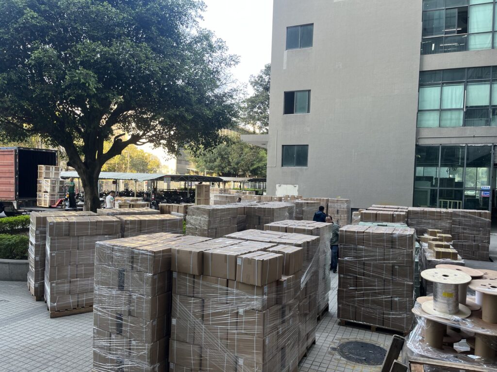 Full colour LED video display cabinet loading a container... - Company News - 4