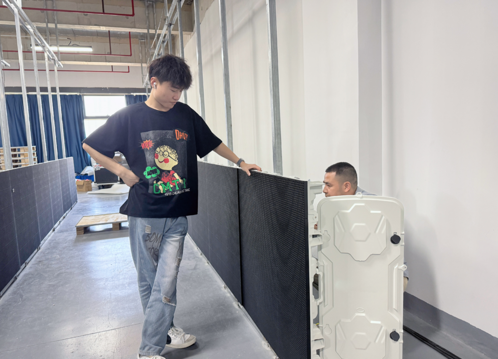 Efficient Installation! UNINAK LED Display Project Successfully Completed – Showcasing the Power of Our Brand! - News - 2