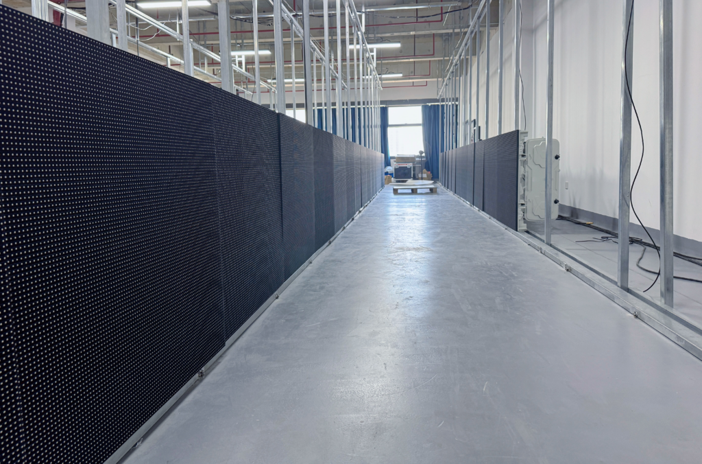 Efficient Installation! UNINAK LED Display Project Successfully Completed – Showcasing the Power of Our Brand! - News - 3